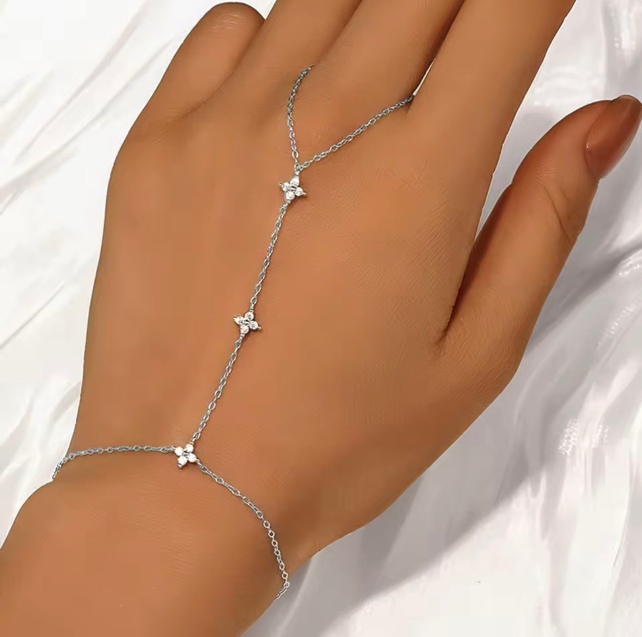 ARIA HAND CHAIN