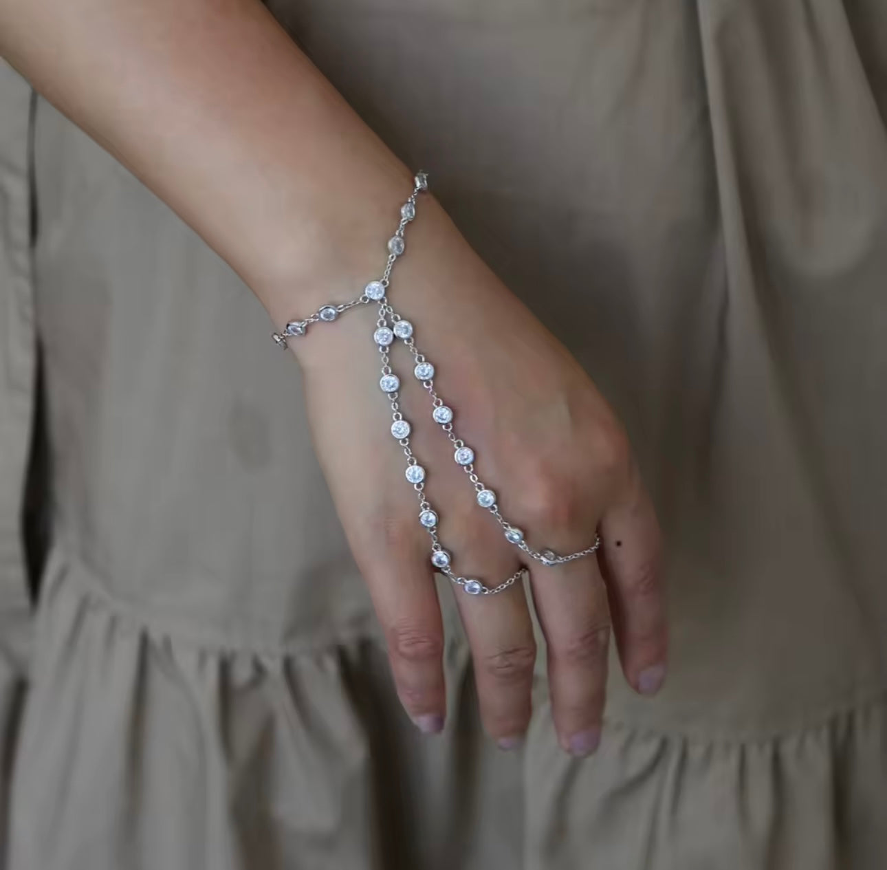 ADELINA HAND CHAIN