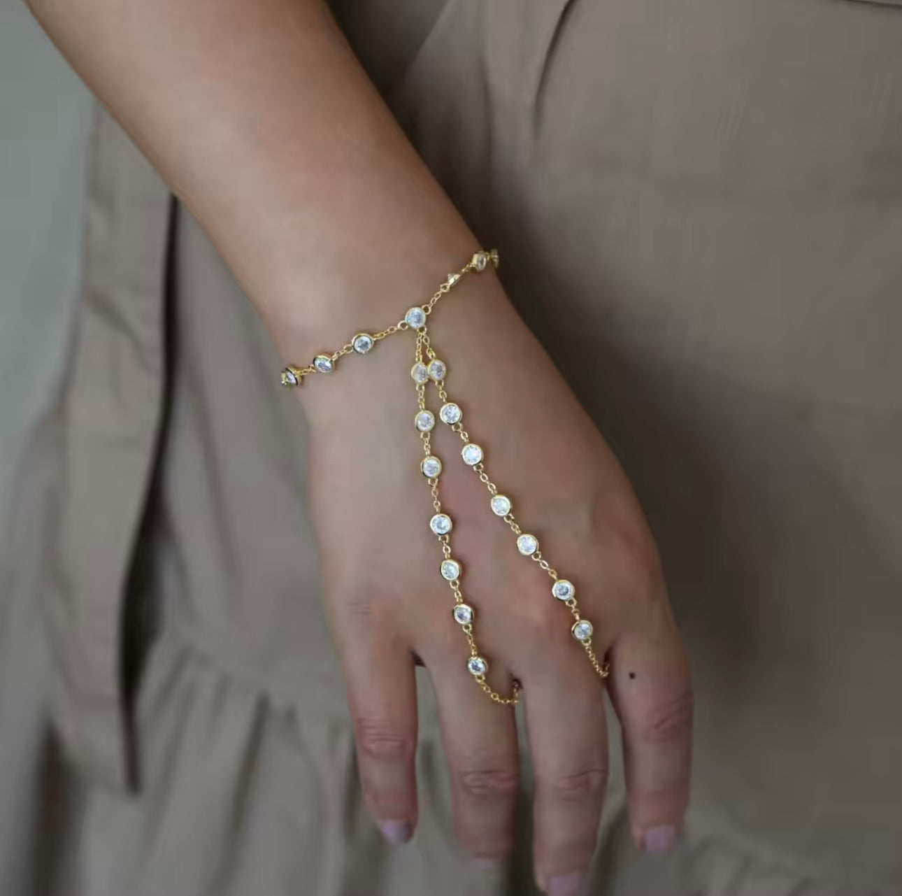 ADELINA HAND CHAIN