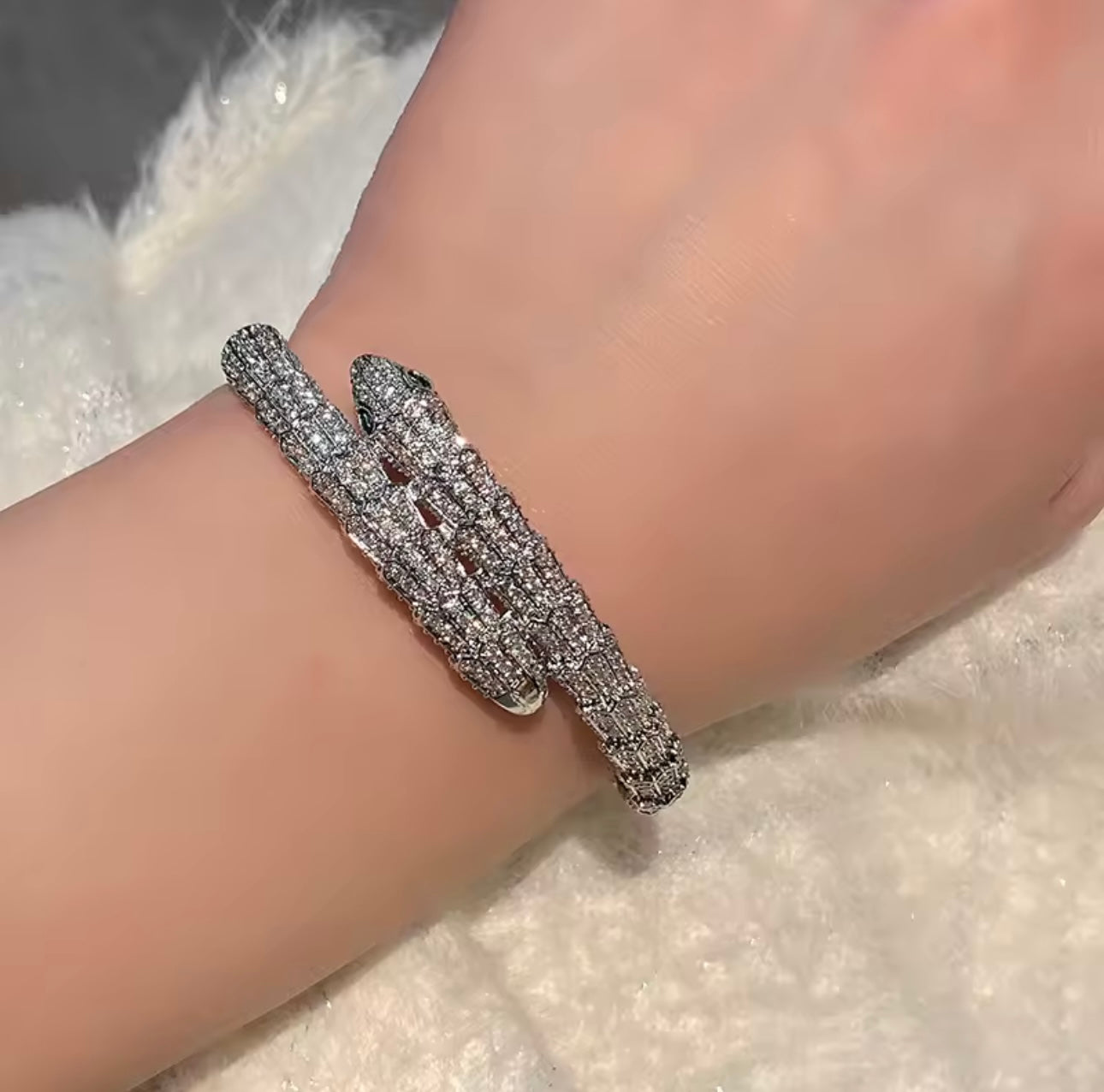 SYLORA BANGLE