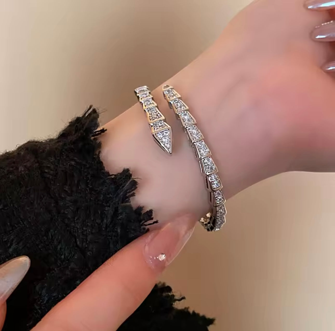 CYDNEY BANGLE