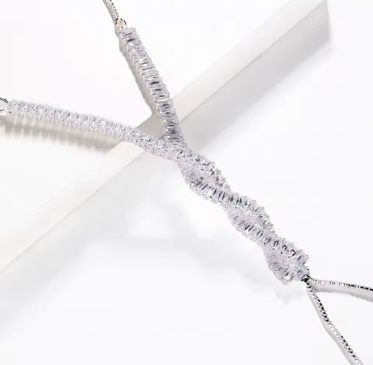 AMOUR HAND CHAIN