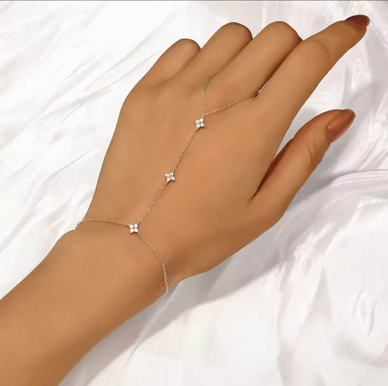 ARIA HAND CHAIN