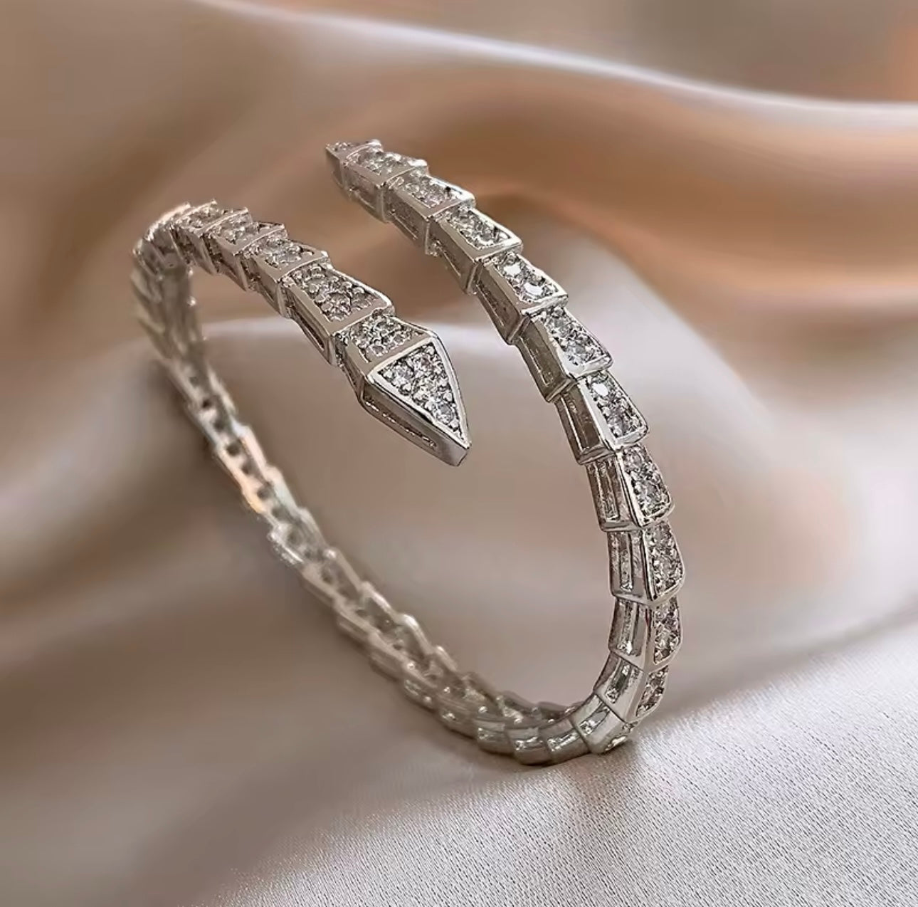 CYDNEY BANGLE